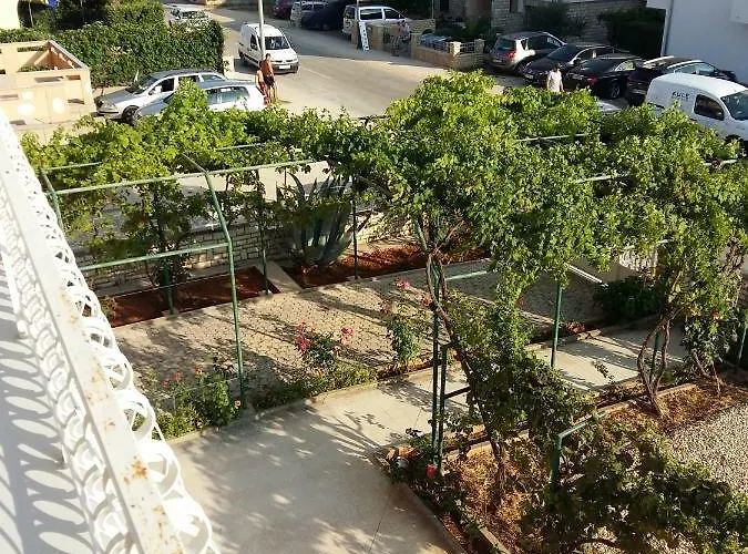 Feodora Biograd Na Moru