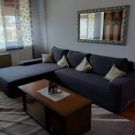 Feodora Biograd Na Moru