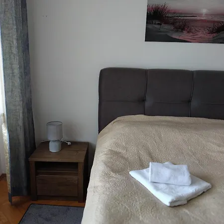 Feodora Biograd Na Moru