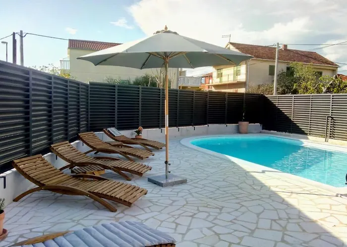 アパート Feodora ビオグラード・ナ・モル